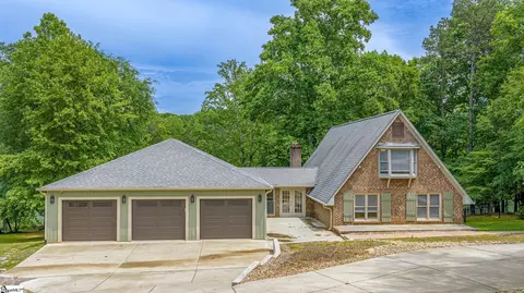 111 Englewood Dr, Inman, SC 29349