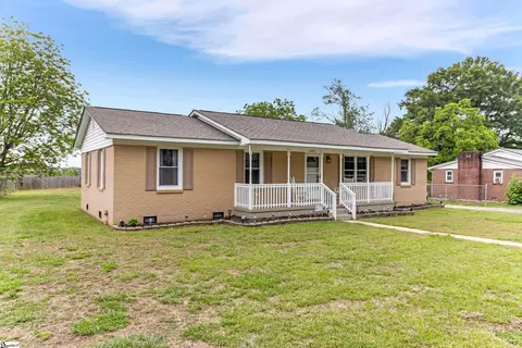 101 Redmond Dr, Fountain Inn, SC 29644