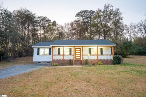 406 Campbell Ave, Landrum, SC 29356