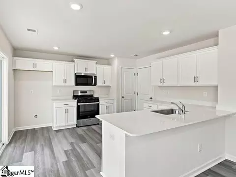 Kitchen - 1216 Golf Dr, Roebuck, SC 29376 photo 3 of 7