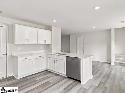 Kitchen - 1216 Golf Dr, Roebuck, SC 29376 photo 6 of 7
