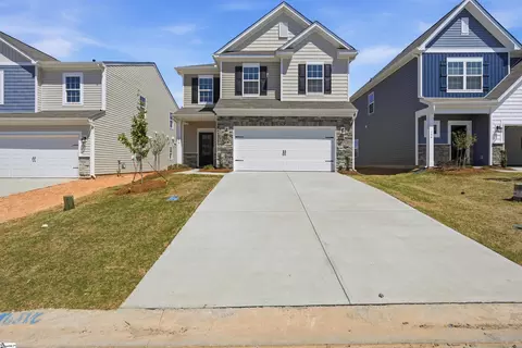 158 Farmwell Dr, Woodruff, SC 29388