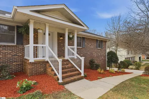 107 Gail Dr, Mauldin, SC 29662
