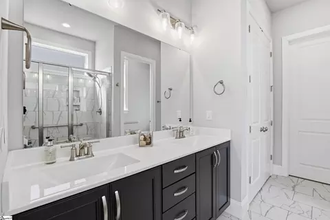 Bath - 103 Ridan Rd, Mauldin, SC 29662 photo 2 of 3