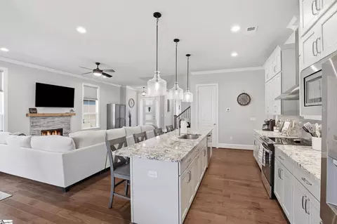 Kitchen - 103 Ridan Rd, Mauldin, SC 29662 photo 3 of 3