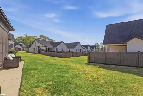 Exterior - 103 Ridan Rd, Mauldin, SC 29662 photo 4 of 5