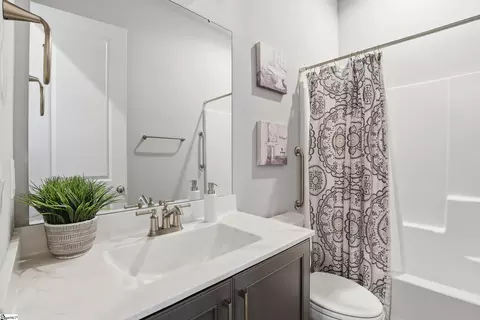 Bath - 103 Ridan Rd, Mauldin, SC 29662 photo 1 of 3