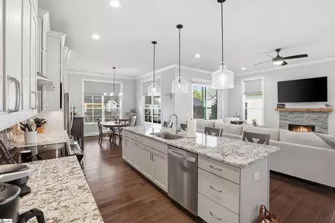 Kitchen - 103 Ridan Rd, Mauldin, SC 29662 photo 2 of 3