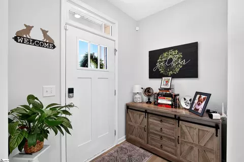 Entry Way - 14 Leander Dr, Greer, SC 29651 photo 2 of 7