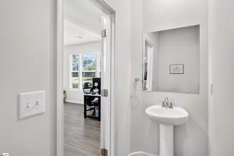 Entry Way - 14 Leander Dr, Greer, SC 29651 photo 4 of 7