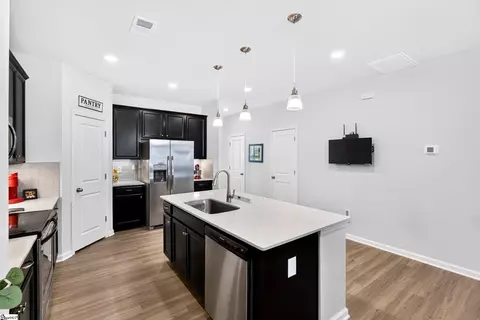Kitchen - 14 Leander Dr, Greer, SC 29651 photo 3 of 5