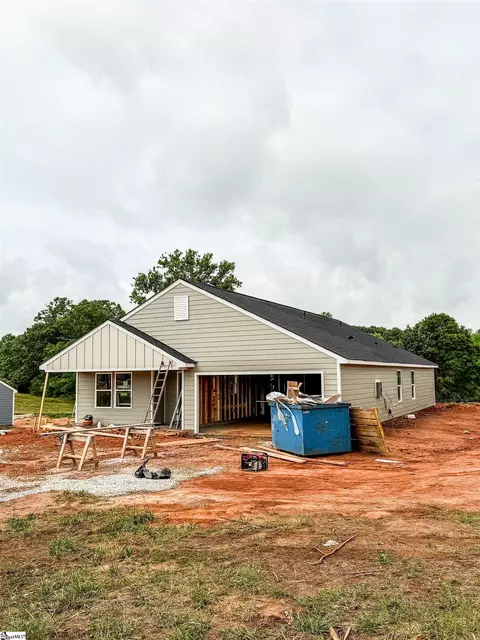 17964 Hwy 101 S, Gray Court, SC 29645