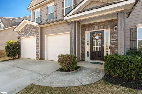265 Delbourne Ln, Greer, SC 29651