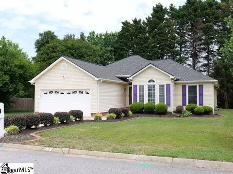 2 Tearose Ln, Simpsonville, SC 29681