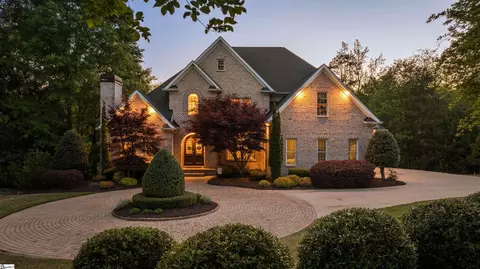 303 Cypress Point Ct, Spartanburg, SC 29306