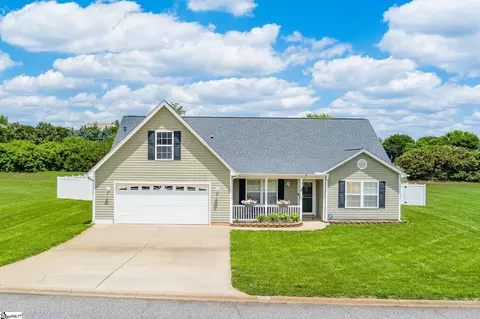 315 Shadowfield Acres Dr, Duncan, SC 29334