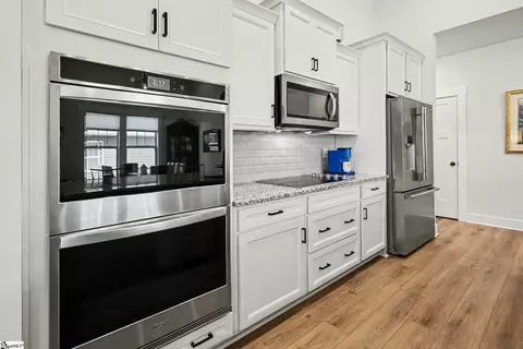Kitchen - 133 Ridgeline Row, Central, SC 29630 photo 4 of 6