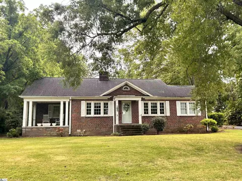 1003 W Main St, Laurens, SC 29360