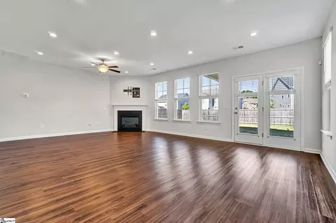 Living - 106 Sevan Ln, Powdersville, SC 29642 photo 3 of 8