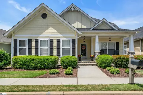 27 Pine Island Dr, Simpsonville, SC 29681