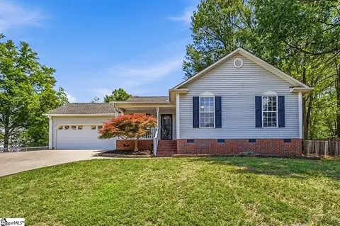 312 Carmichael Ct, Boiling Springs, SC 29316