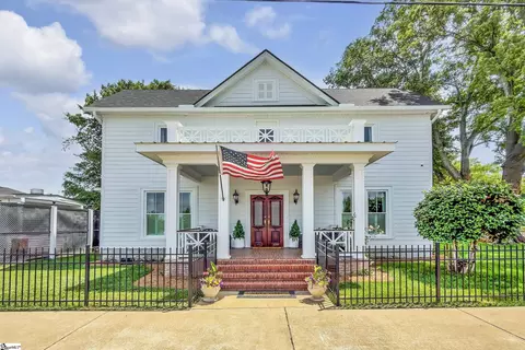 109 W Curtis St, Simpsonville, SC 29681