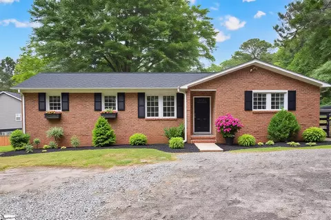 110 Lyons Ct, Simpsonville, SC 29681