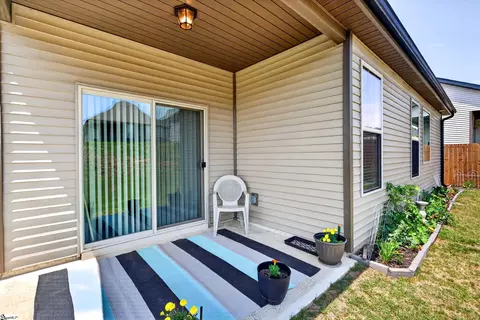 Exterior - 541 Chantry Ln, Moore, SC 29369 photo 5 of 6