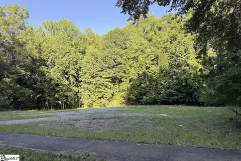 275 N Pearson St, Woodruff, SC 29388