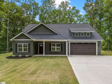16 Forest Dr, Travelers Rest, SC 29690