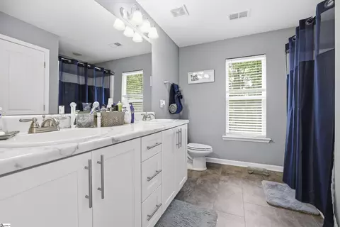 Bath - 1020 Scott Rd, Anderson, SC 29621 photo 2 of 2