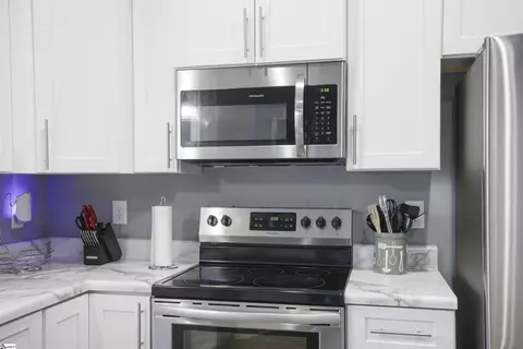 Kitchen - 1020 Scott Rd, Anderson, SC 29621 photo 4 of 5