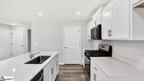 Kitchen - 3145 Emberly Dr, Roebuck, SC 29376 photo 2 of 4