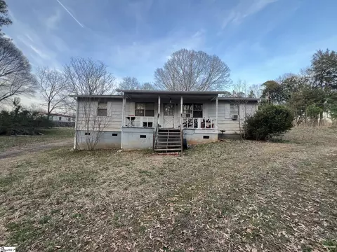 121 Holy St, Spartanburg, SC 29307