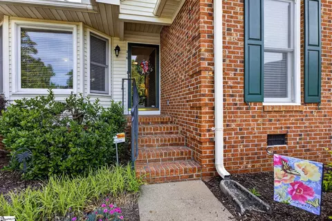 316 Angie Dr, Taylors, SC 29687