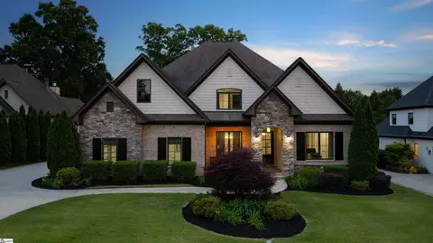 512 Chamblee Blvd, Greenville, SC 29615