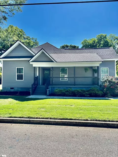 512 Trade St, Greer, SC 29651