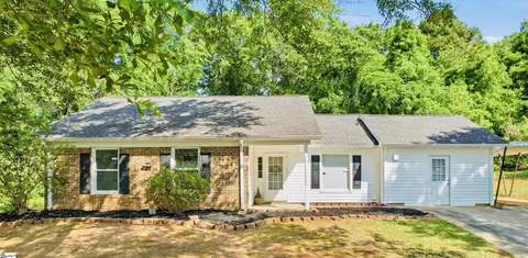 38 Shore Dr, Greenville, SC 29611