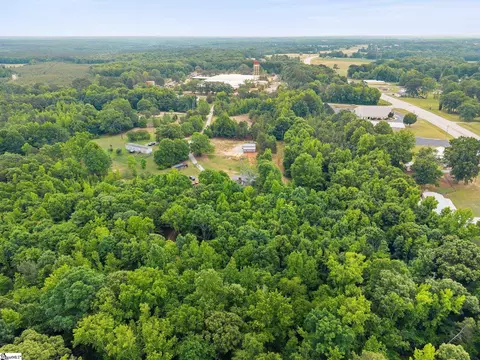 109 Wilton E Hall Rd, Starr, SC 29684