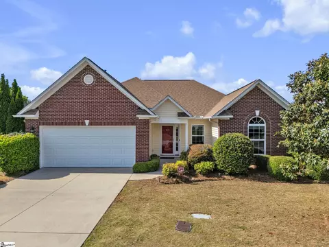 105 Eagles View Ct, Easley, SC 29642