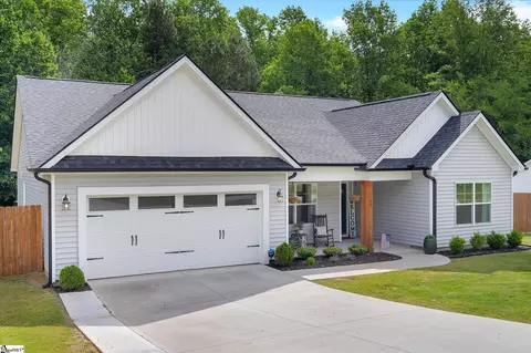 164 Rock Moss Dr, Williamston, SC 29697