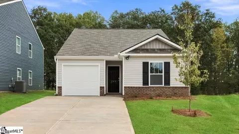 243 Deskin Ln, Fountain Inn, SC 29644