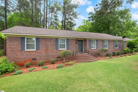 401 Woodland Way, Laurens, SC 29360