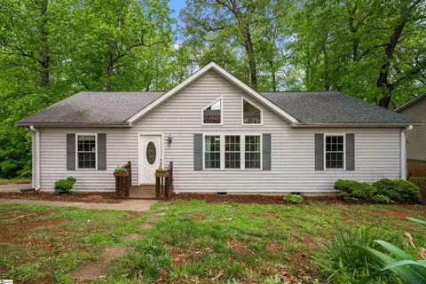 1401 Winding Way, Taylors, SC 29687