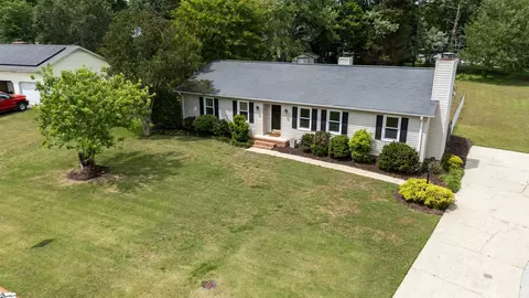 1011 Harness Trl, Simpsonville, SC 29681