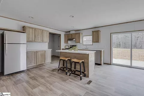 844 Black Snake Rd, Easley, SC 29640 photo 4