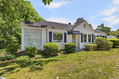 100 Bob White Ln, Taylors, SC 29687