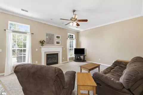 Living - 11 Renforth Rd, Simpsonville, SC 29681 photo 2 of 4