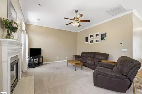 Living - 11 Renforth Rd, Simpsonville, SC 29681 photo 3 of 4