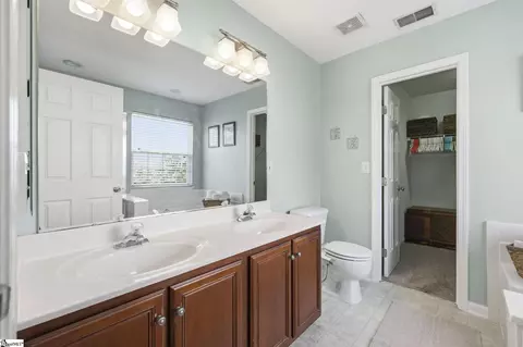 Bath - 11 Renforth Rd, Simpsonville, SC 29681 photo 2 of 4